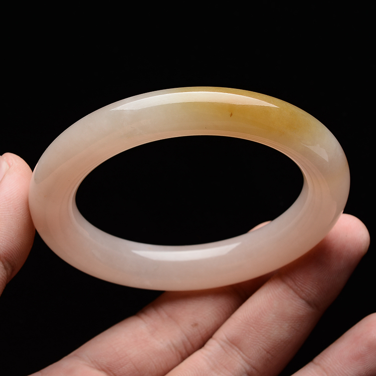 (超值推荐)糯冰种湘妃粉带黄翡圆条手镯(57.8mm)