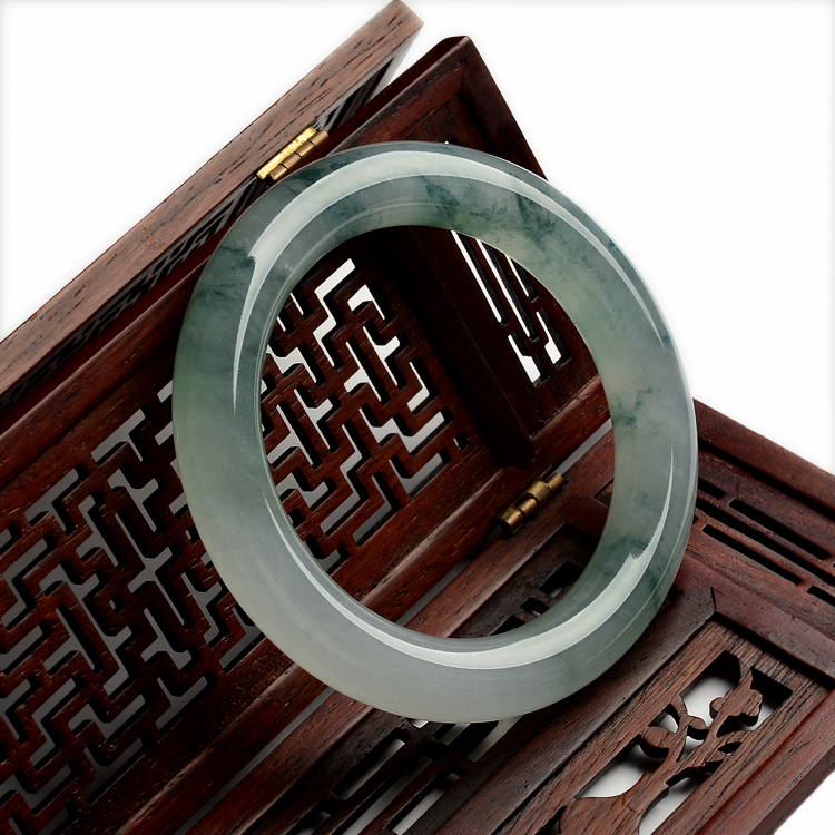 (超值推荐)糯冰种飘花圆条手镯(58.4mm)