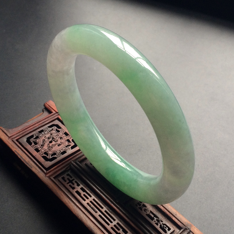 (超值推荐)糯冰种晴水略飘翠圆条手镯(58mm)
