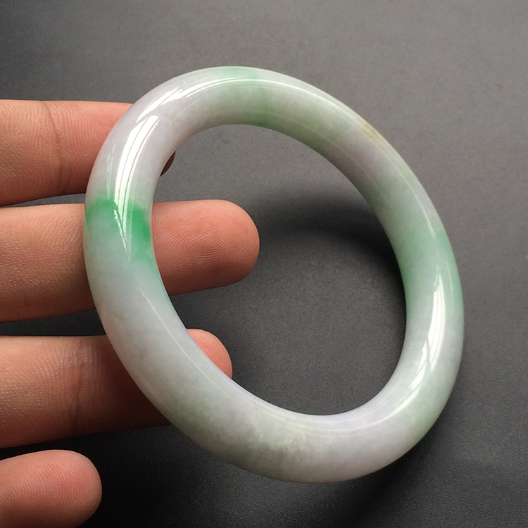 (超值推荐)糯冰种春带彩圆条手镯(57.8mm)