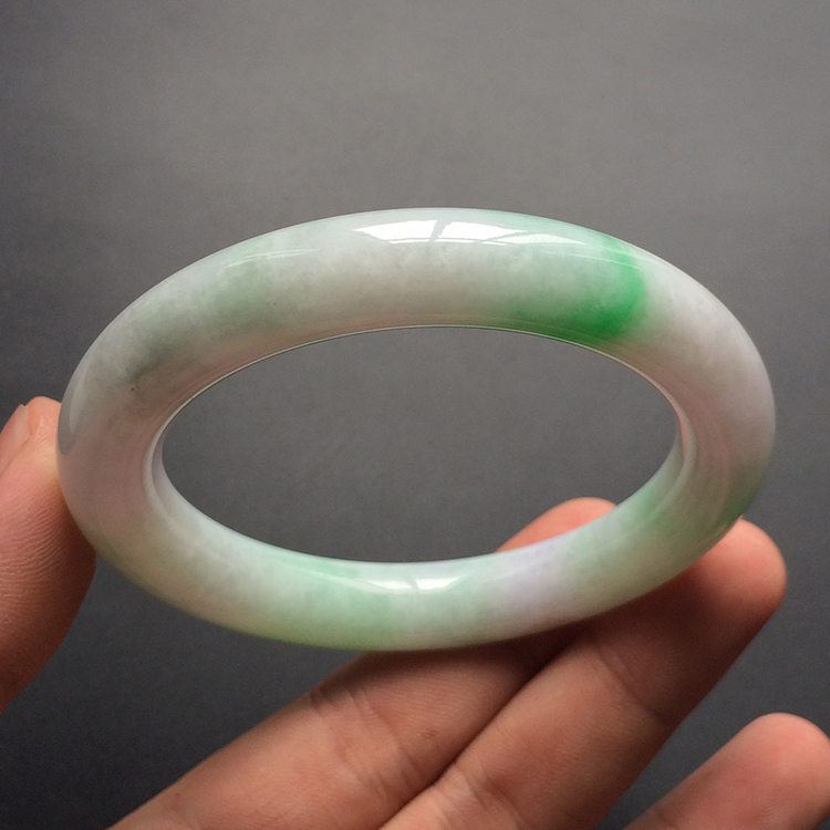 (超值推荐)糯冰种春带彩圆条手镯(57.8mm)