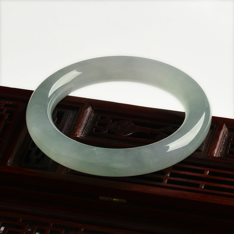 (超值推荐)糯冰种晴水圆条手镯(58.4mm)
