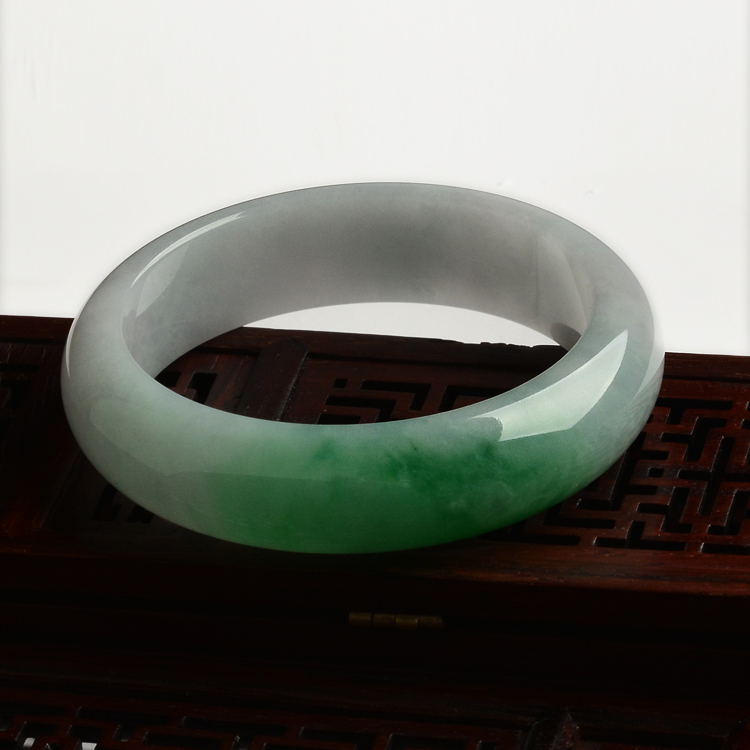 糯冰种飘翠手镯(60.2mm)