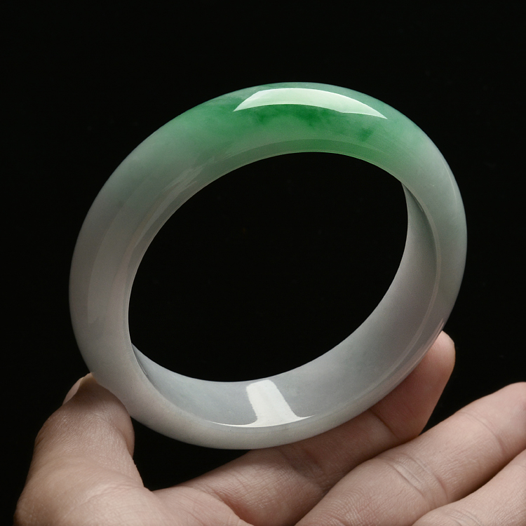 糯冰种飘翠手镯(60.2mm)