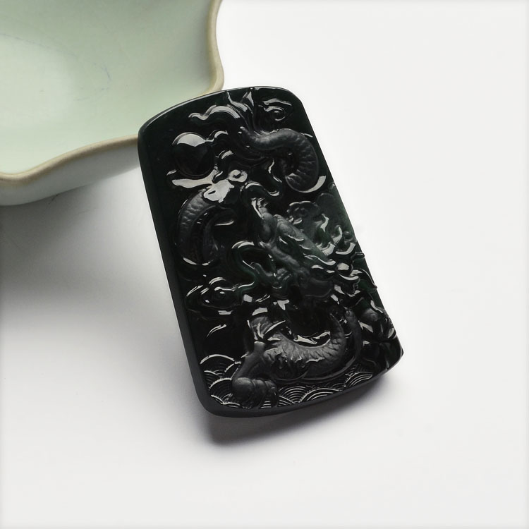 冰种墨翠龙牌挂件