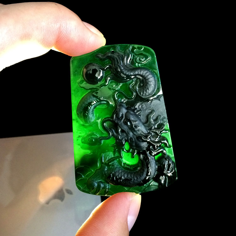 冰种墨翠龙牌挂件
