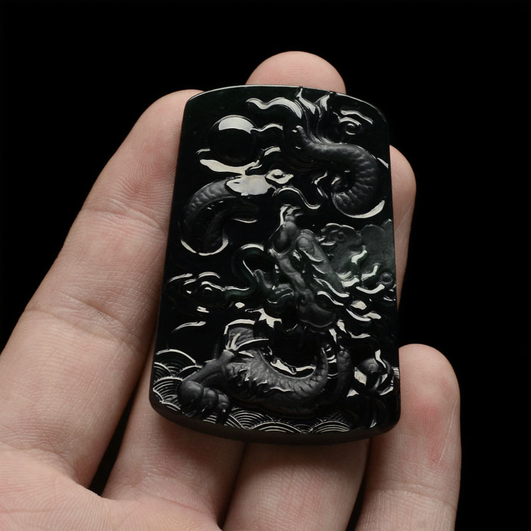 冰种墨翠龙牌挂件