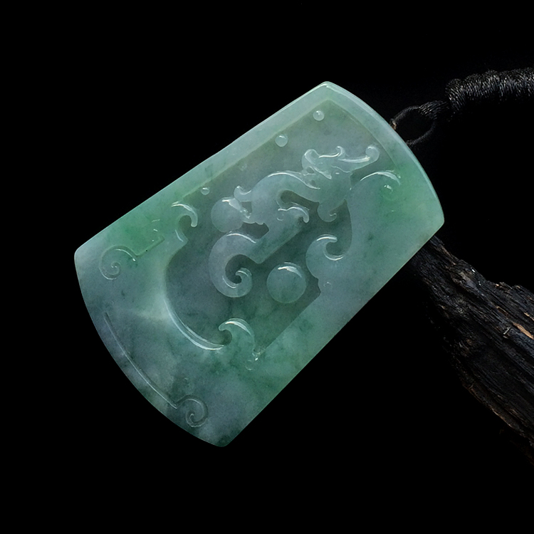 糯冰种飘花龙牌挂件