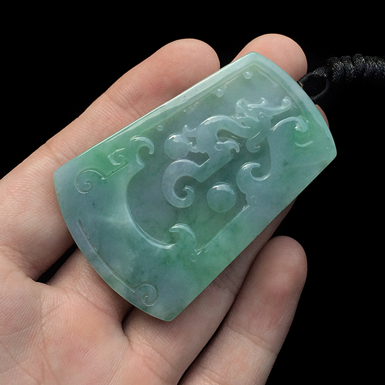 糯冰种飘花龙牌挂件
