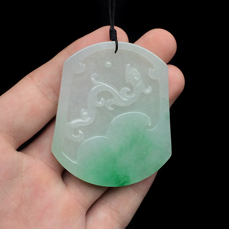 糯冰种飘翠仿古龙牌挂件