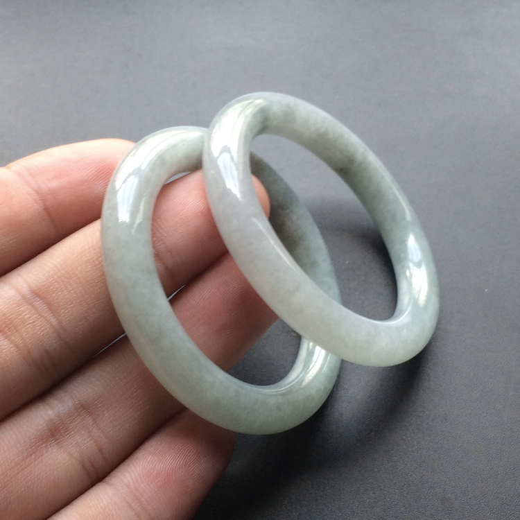 (超值推荐)糯冰种晴水童镯(一手走)(38.7mm-45.7mm)