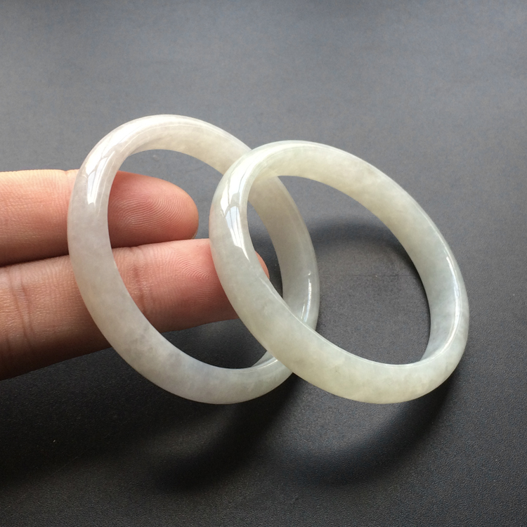 (超值推荐)糯冰种晴水童镯(一手走)(38.7mm-45.7mm)