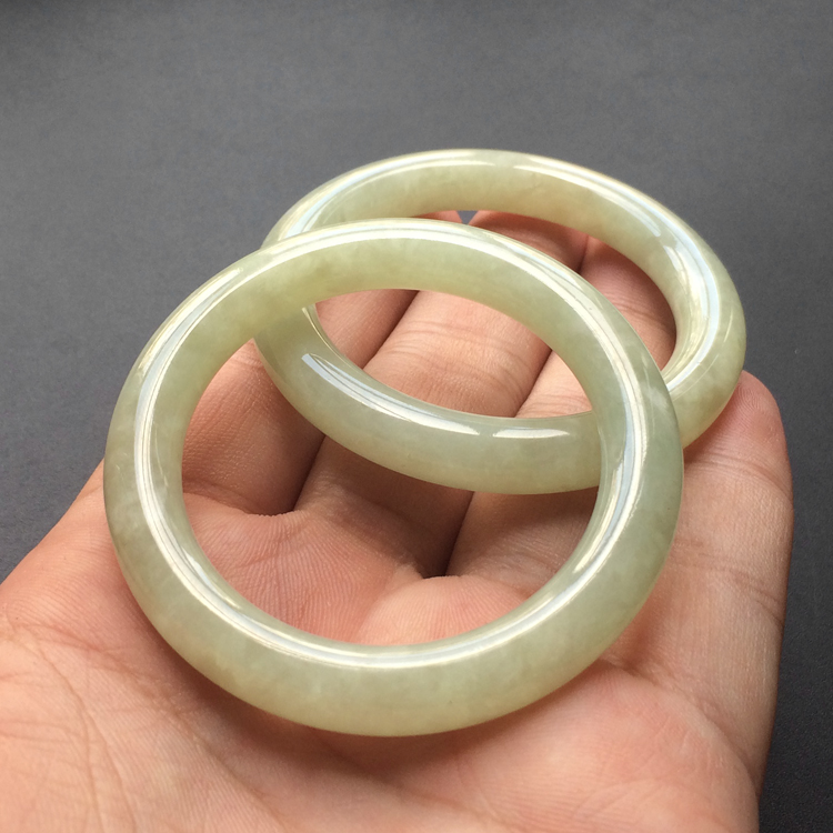 (超值推荐)糯冰种晴水童镯(一手走)(38.7mm-45.7mm)