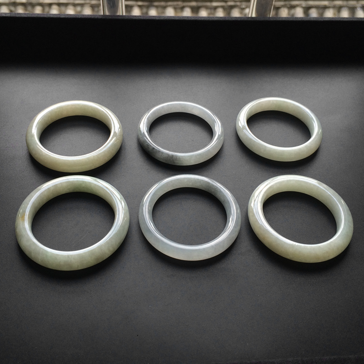 (超值推荐)糯冰种晴水童镯(一手走)(38.5mm-40.8mm)