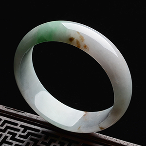 糯冰种翠色略带褐黄翡手镯(60.3mm)