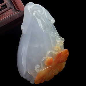 糯冰种红黄翡玉兰花挂件