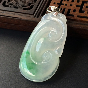 (超值推荐)糯冰种飘绿花如意挂件