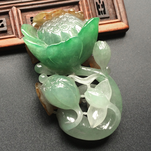 (超值推荐)糯冰种褐黄加绿年年有余挂件