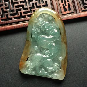 (超值推荐)冰种褐黄翡略飘花龙牌挂件