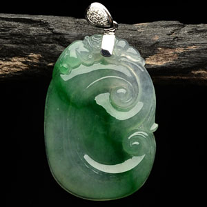 冰种飘翠如意挂件