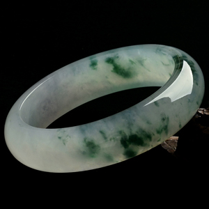 (超值推荐)冰种飘绿花手镯(57.4mm)