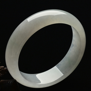 糯冰种淡晴水手镯(57.2mm)