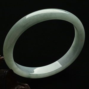 (超值推荐)糯冰种晴水贵妃手镯(57.4-50.5mm)