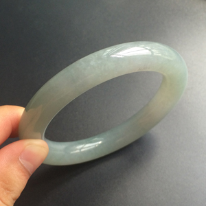 (超值推荐)糯冰种晴水圆条手镯(59.6mm)