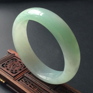 (超值推荐)糯冰种晴水手镯(58mm)