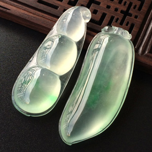 (超值推荐)冰玻种飘绿花四季豆/福瓜挂件(一对)