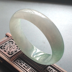 (超值推荐)冰种晴水贵妃镯(56.1mm-47.5mm)