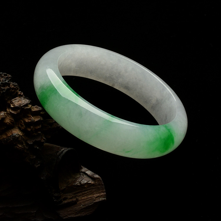 (超值推荐)糯冰种飘翠手镯(56mm)