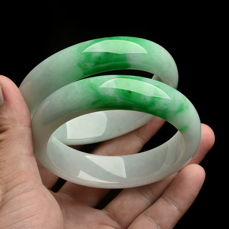 (超值推荐)糯冰种飘翠手镯(61mm)(一对)