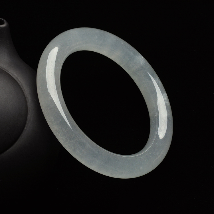 (超值推荐)冰种淡晴水圆条手镯(57.5mm)