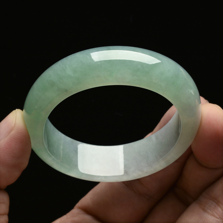 (超值推荐)糯冰种晴水贵妃手镯(54-48.3mm)