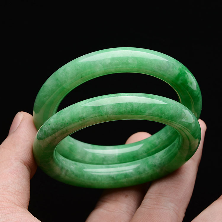 (超值推荐)糯冰种翠色圆条手镯(一对)(53.9mm/55.2mm)
