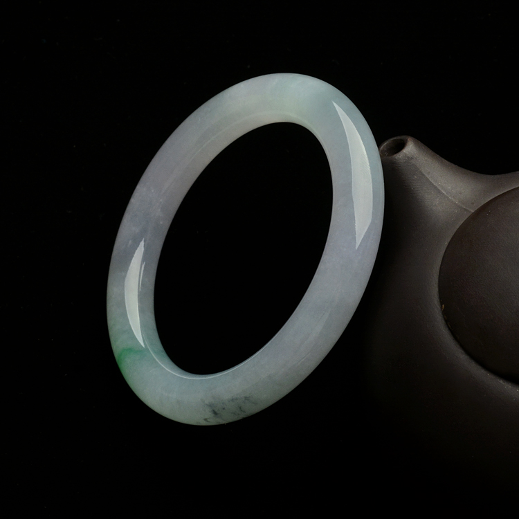 （超值推荐）糯冰种淡春带彩圆条手镯（52.8mm）