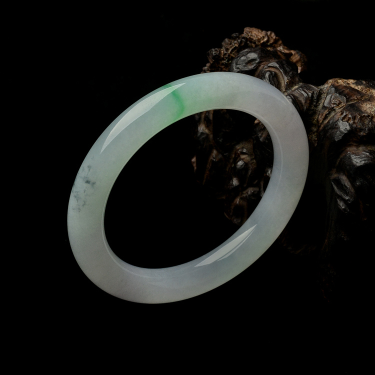 （超值推荐）糯冰种淡春带彩圆条手镯（52.8mm）