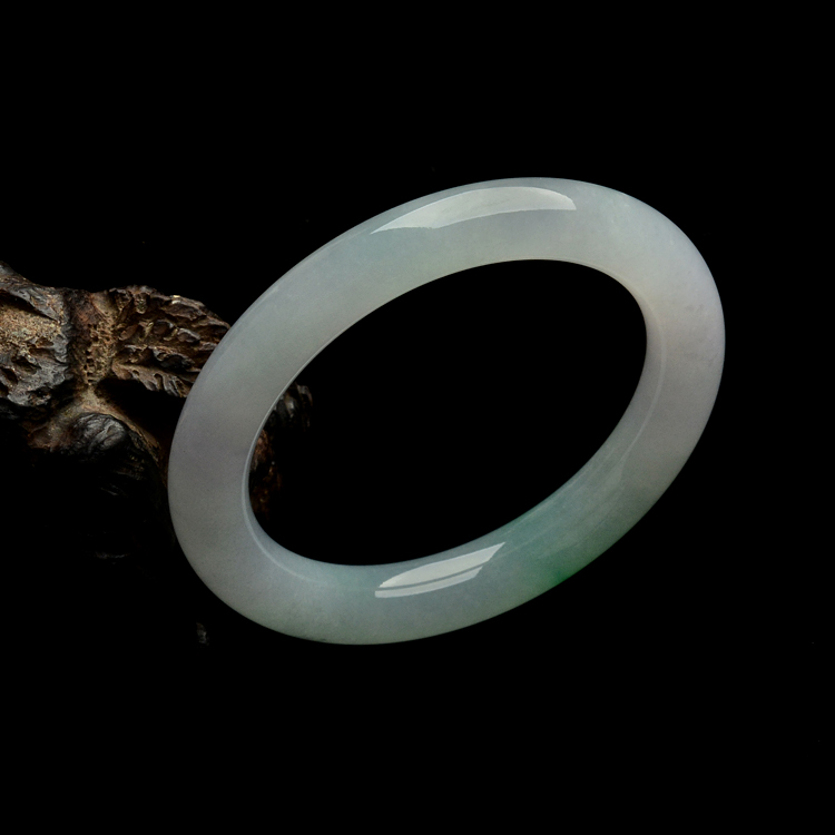 （超值推荐）糯冰种淡春带彩圆条手镯（52.8mm）