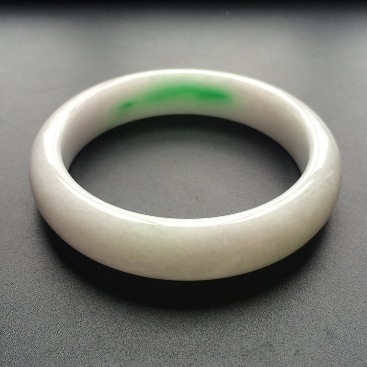 (超值推荐)糯冰种白底青手镯(55.1mm)