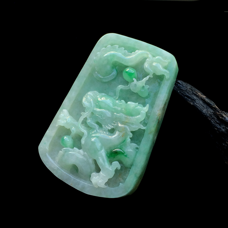 （超值推荐）糯冰种飘翠略带黄翡龙牌挂件
