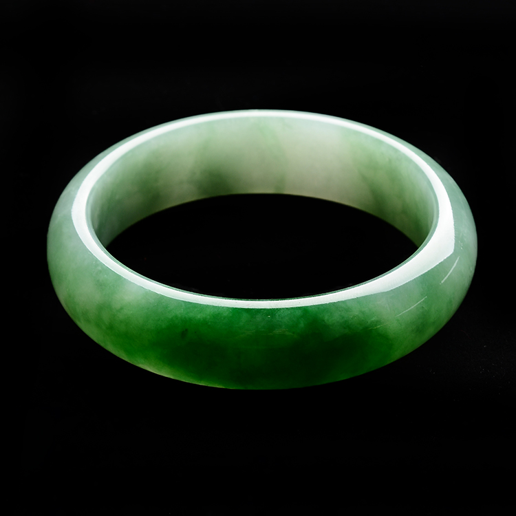 (超值推荐)糯冰种晴水飘阳绿手镯(58.8mm)