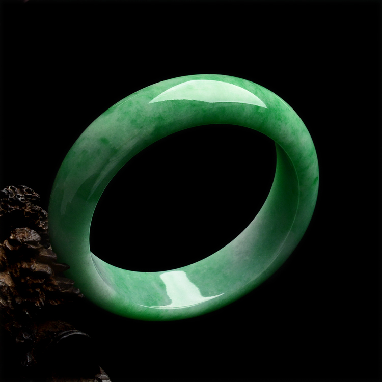 （超值推荐）糯冰种阳绿手镯（58.7mm)