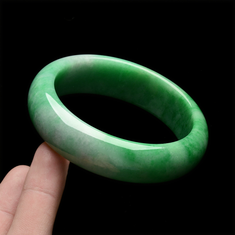 （超值推荐）糯冰种阳绿手镯（58.7mm)