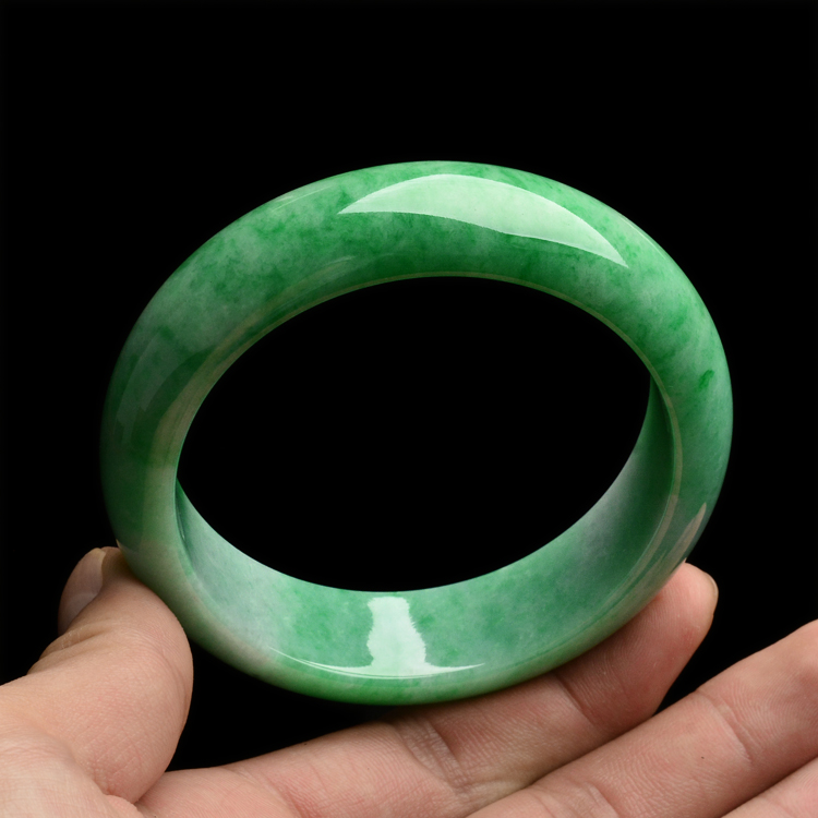 （超值推荐）糯冰种阳绿手镯（58.7mm)