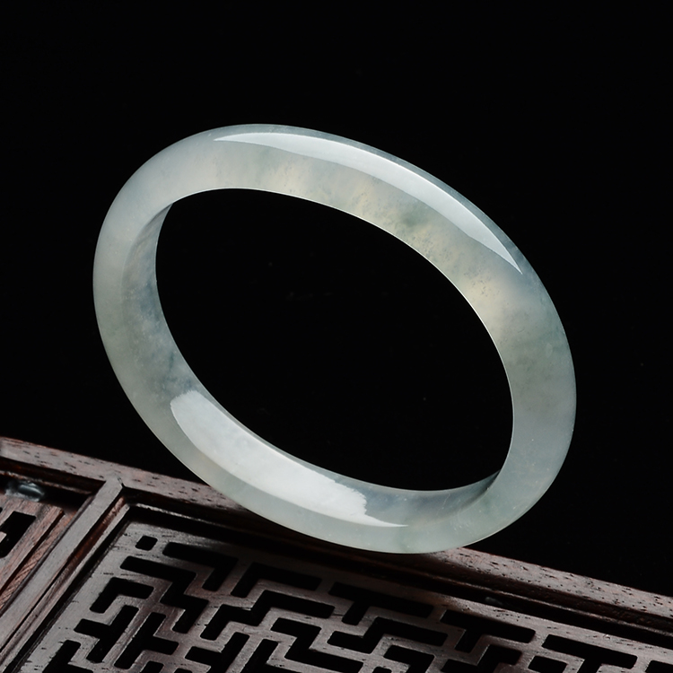 (超值推荐)冰种晴水贵妃镯(53.7mm-45.5mm)
