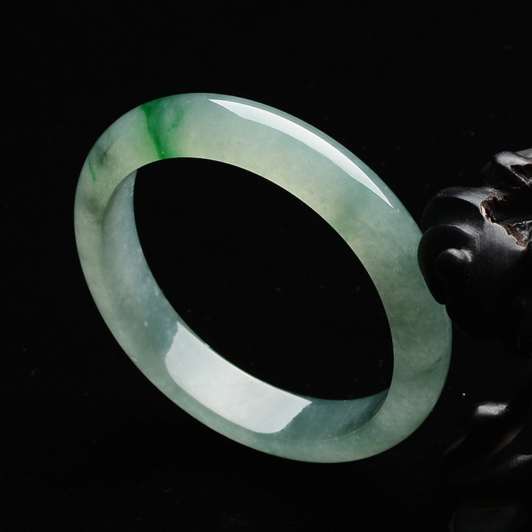 (超值推荐)冰种蓝晴水略飘翠贵妃镯(55.5mm-51.5mm)
