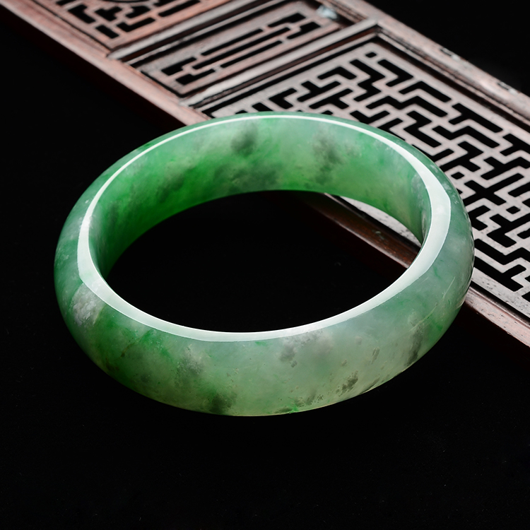 (超值推荐)冰种飘翠手镯(60.2mm)