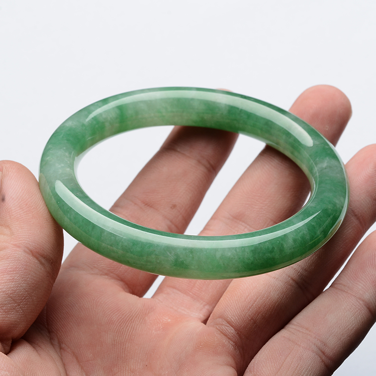 (超值推荐)糯冰种翠色圆条手镯(58.6mm)