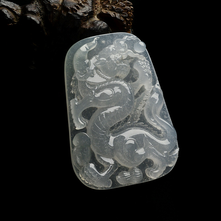 冰种淡晴水龙牌挂件